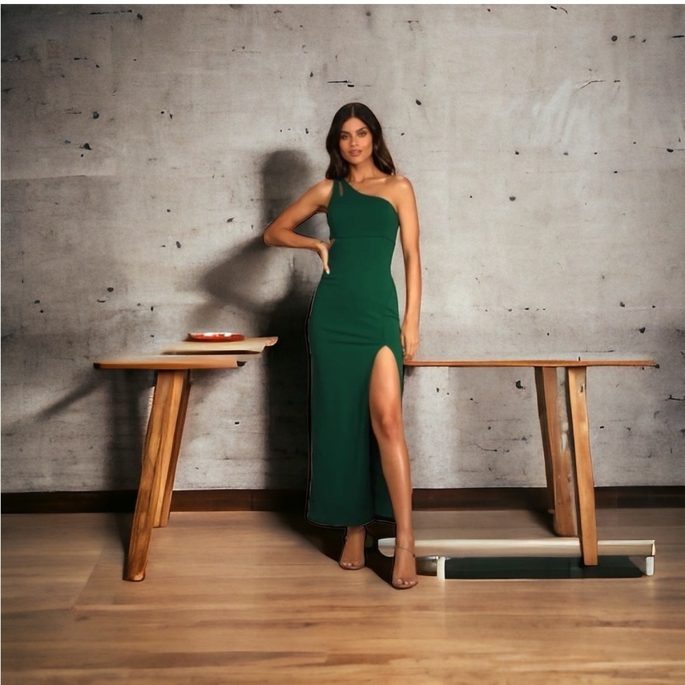 Lulu’s Emerald One Shoulder Cut Out Maxi Dress Gown‎ Size L